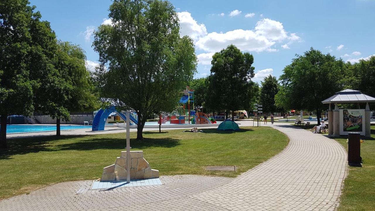 Zafir Sziget Apartman Шарвар Экстерьер фото