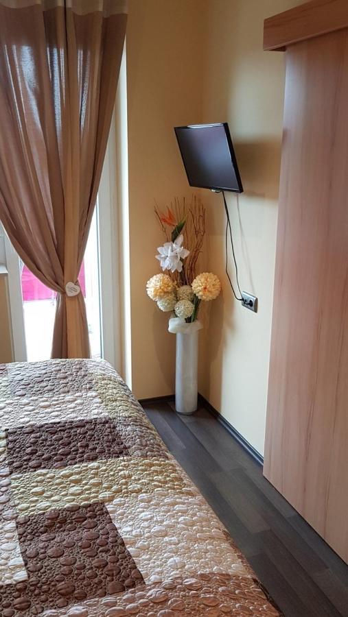 Zafir Sziget Apartman Шарвар Экстерьер фото