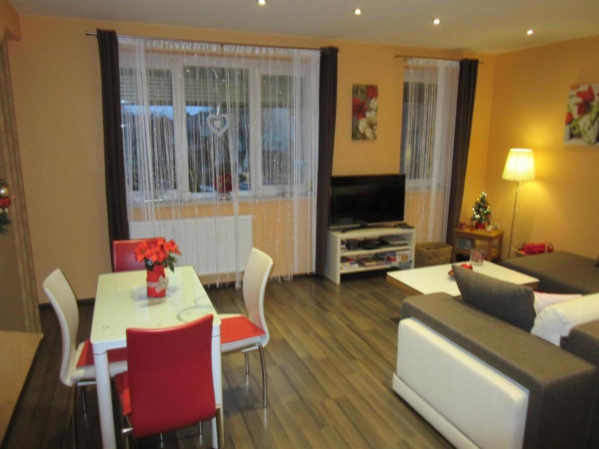 Zafir Sziget Apartman Шарвар Экстерьер фото