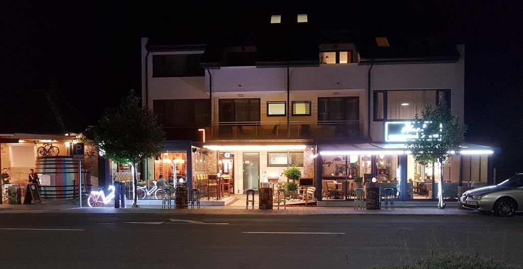 Zafir Sziget Apartman Шарвар Экстерьер фото